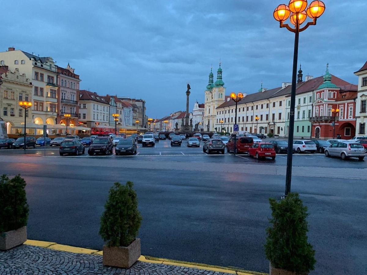 Hradec Králové Apartman V Centru Na Velkem Namesti المظهر الخارجي الصورة