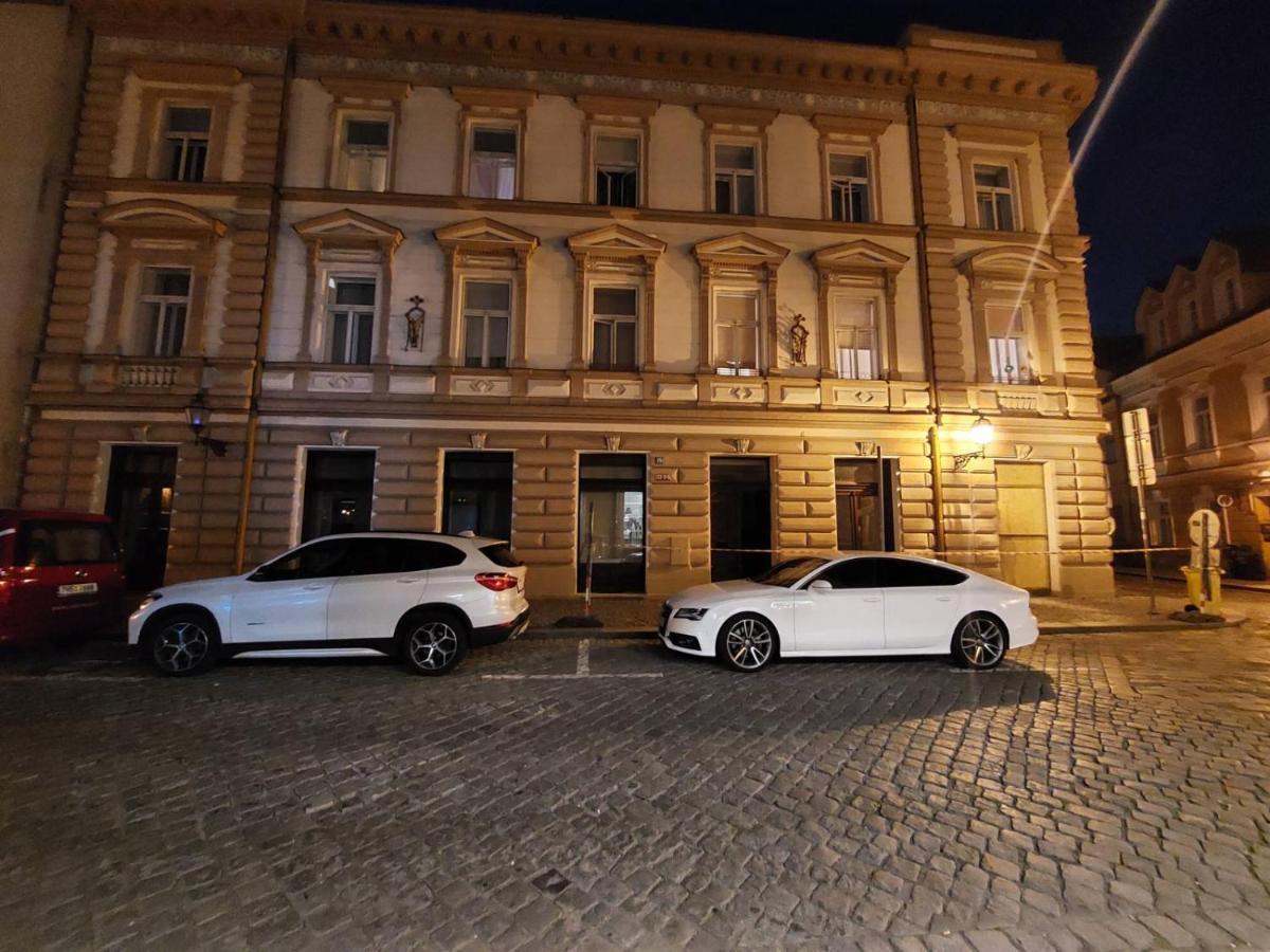 Hradec Králové Apartman V Centru Na Velkem Namesti المظهر الخارجي الصورة